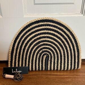 NWT Lulus Woven Straw Clutch Black & Natural Semi-Circle